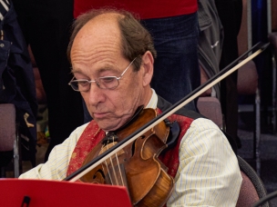 Man playing a viola